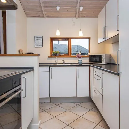 Three-bedroom In Ulfborg 4