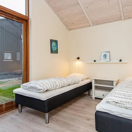 Three-bedroom In Ulfborg 4