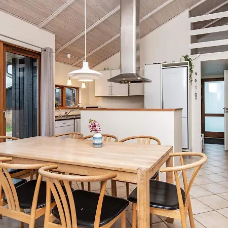 Three-bedroom In Ulfborg 4 * Thorsminde